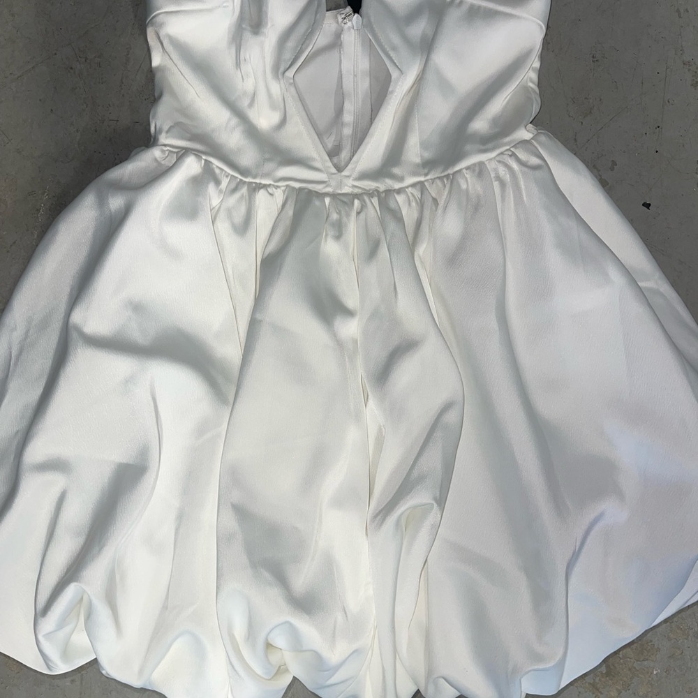 Prettylittlething Elegant White Bubble Hem Mini D… - image 2